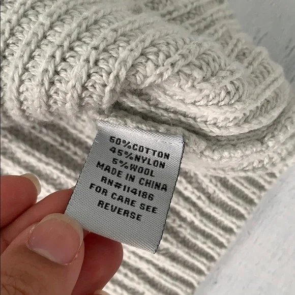 Gray Cropped Sweater with Zippers Size L - Picture 6 of 6